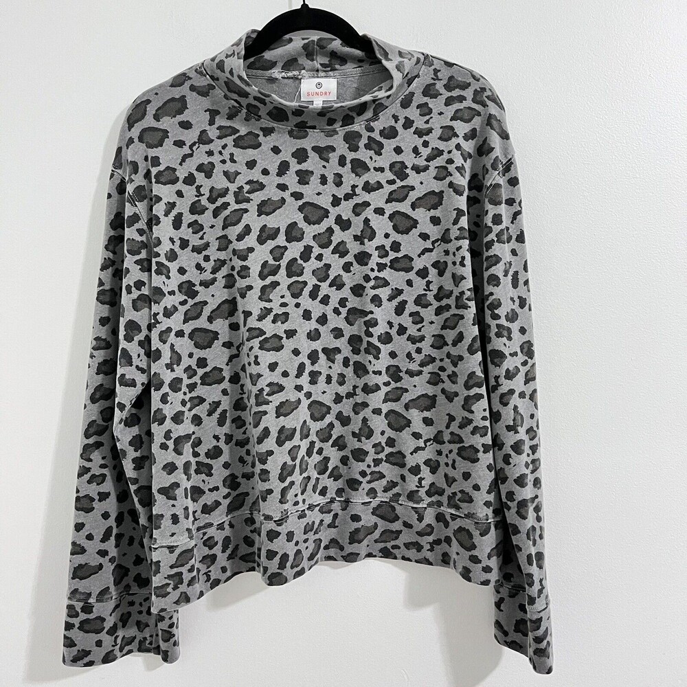 Sundry Animal Print Gray Funnel Neck Sweater Size 3 / Large Casual Boxy Oversize